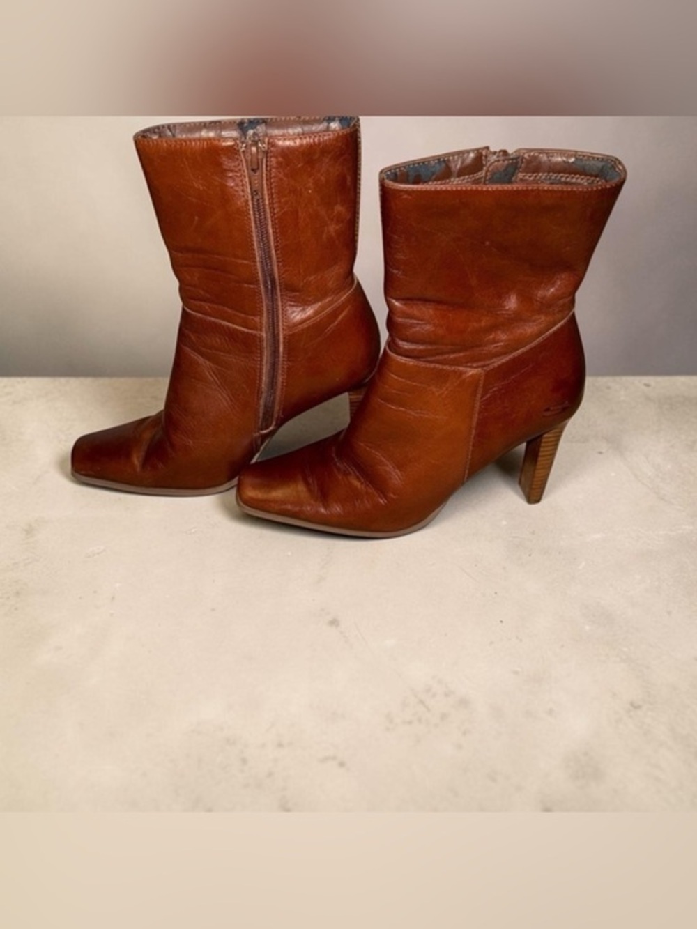 Sketchers boots - Elegant Chestnut Heeled Boots - size 7